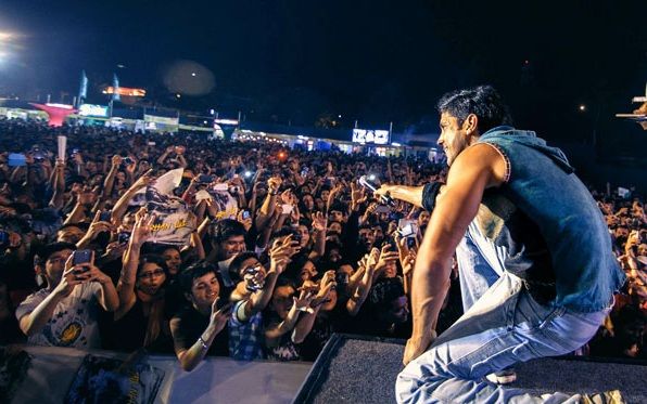 Farhan Akhtar to start shooting for Rock On by end of Septemeber